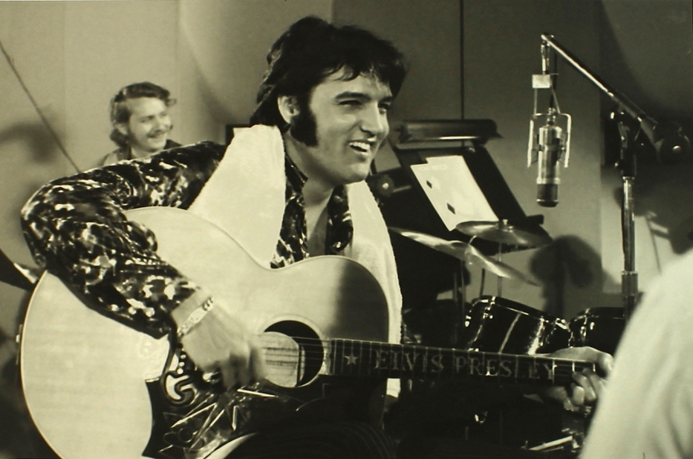 main_1-Hulton-Getty-Collection-That-s-The-Way-It-Is-Elvis-Presley-Limited-Edition-16x23-Giclee-from-Original-Negative-70-275-PristineAuction.com_